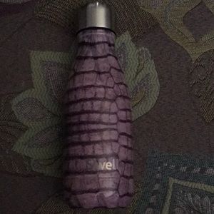 S’well the textile collection 9 oz bottle. Swell